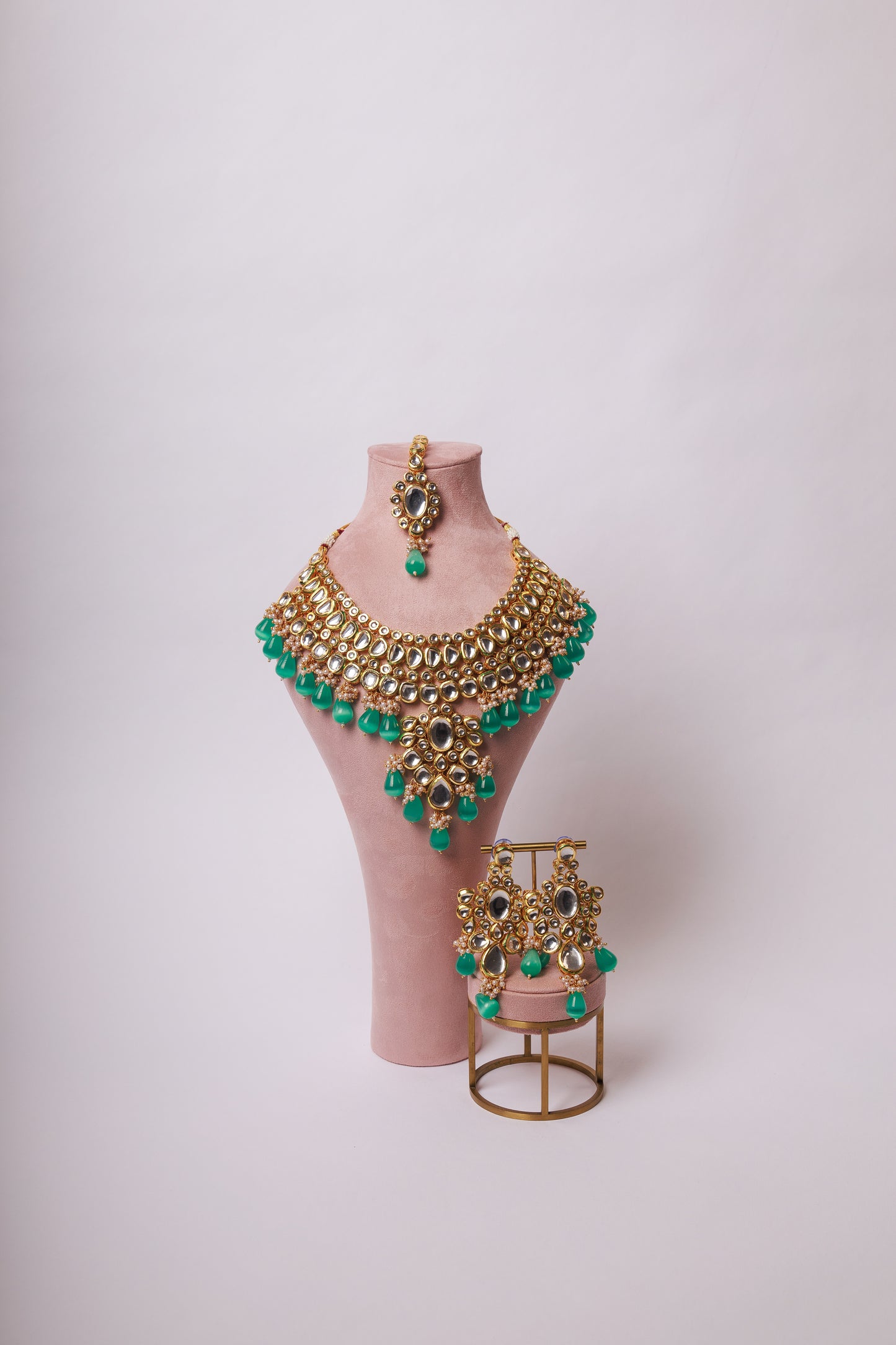 AARYA NECKLACE