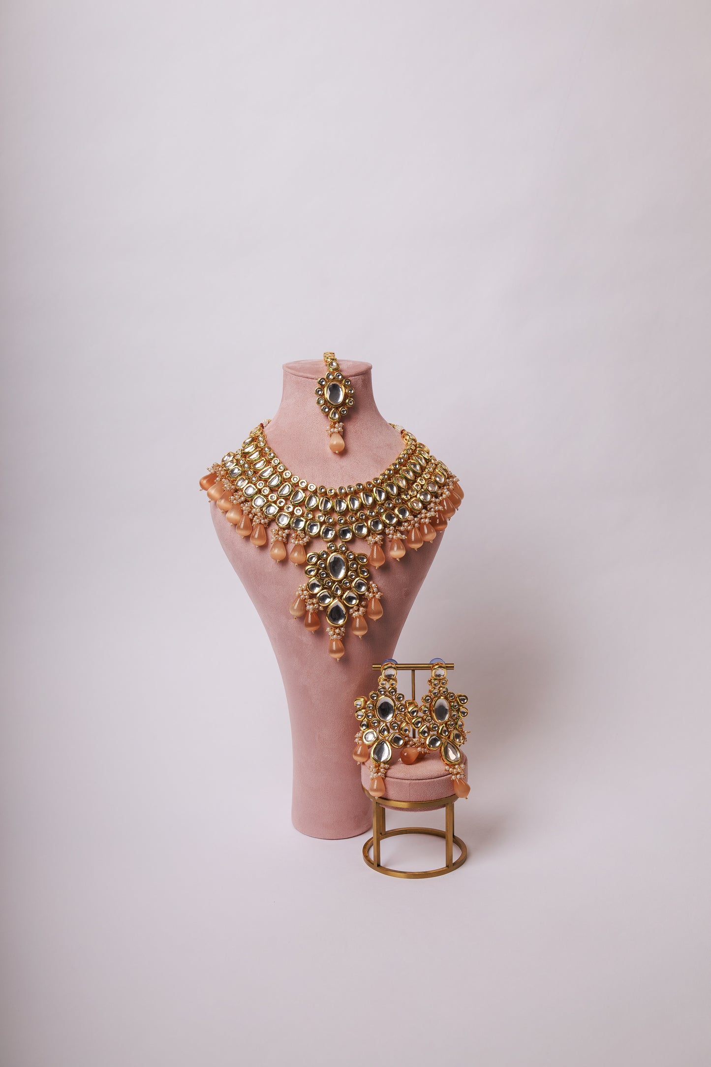 AARYA NECKLACE