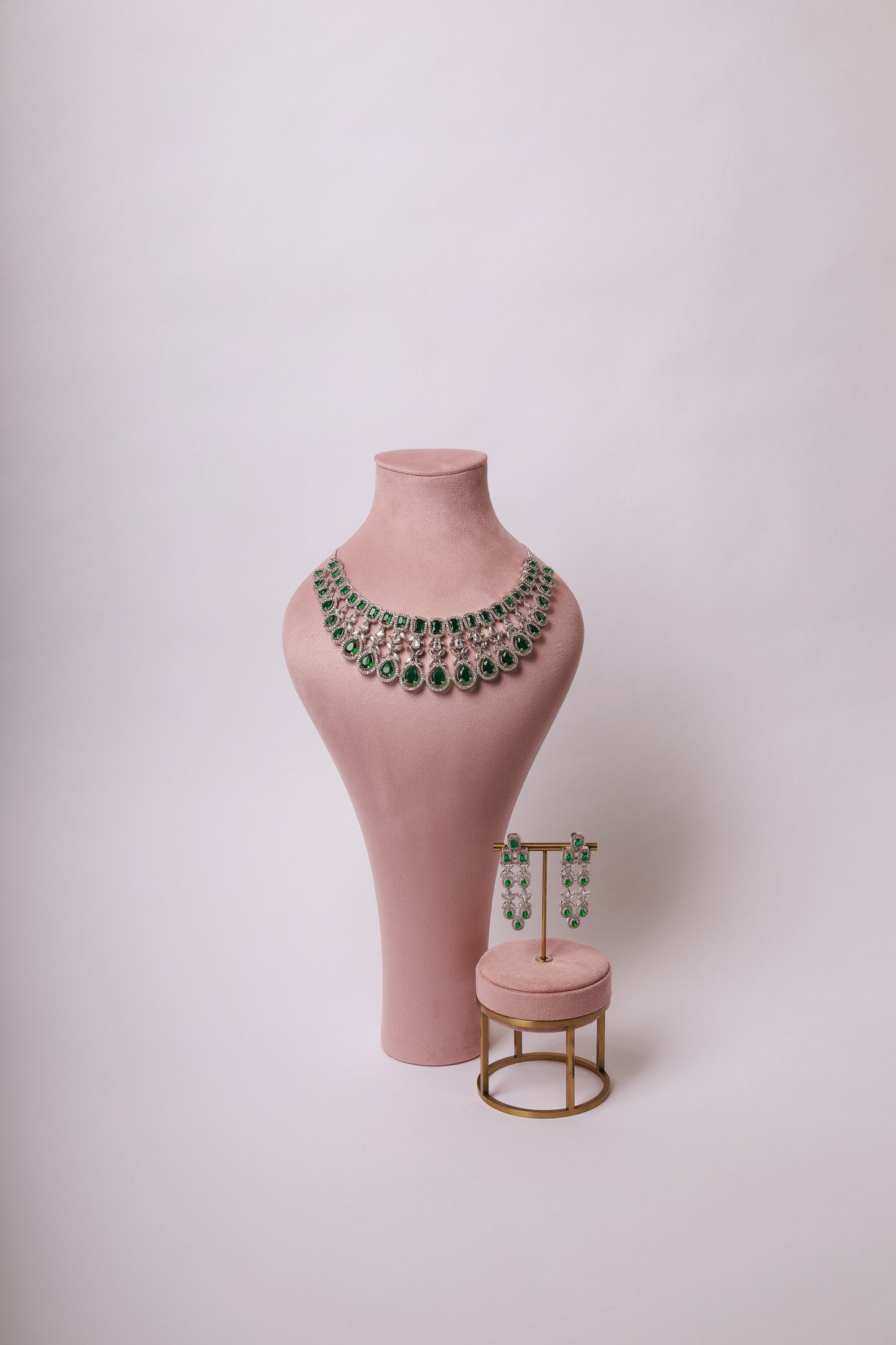 ARINA NECKLACE