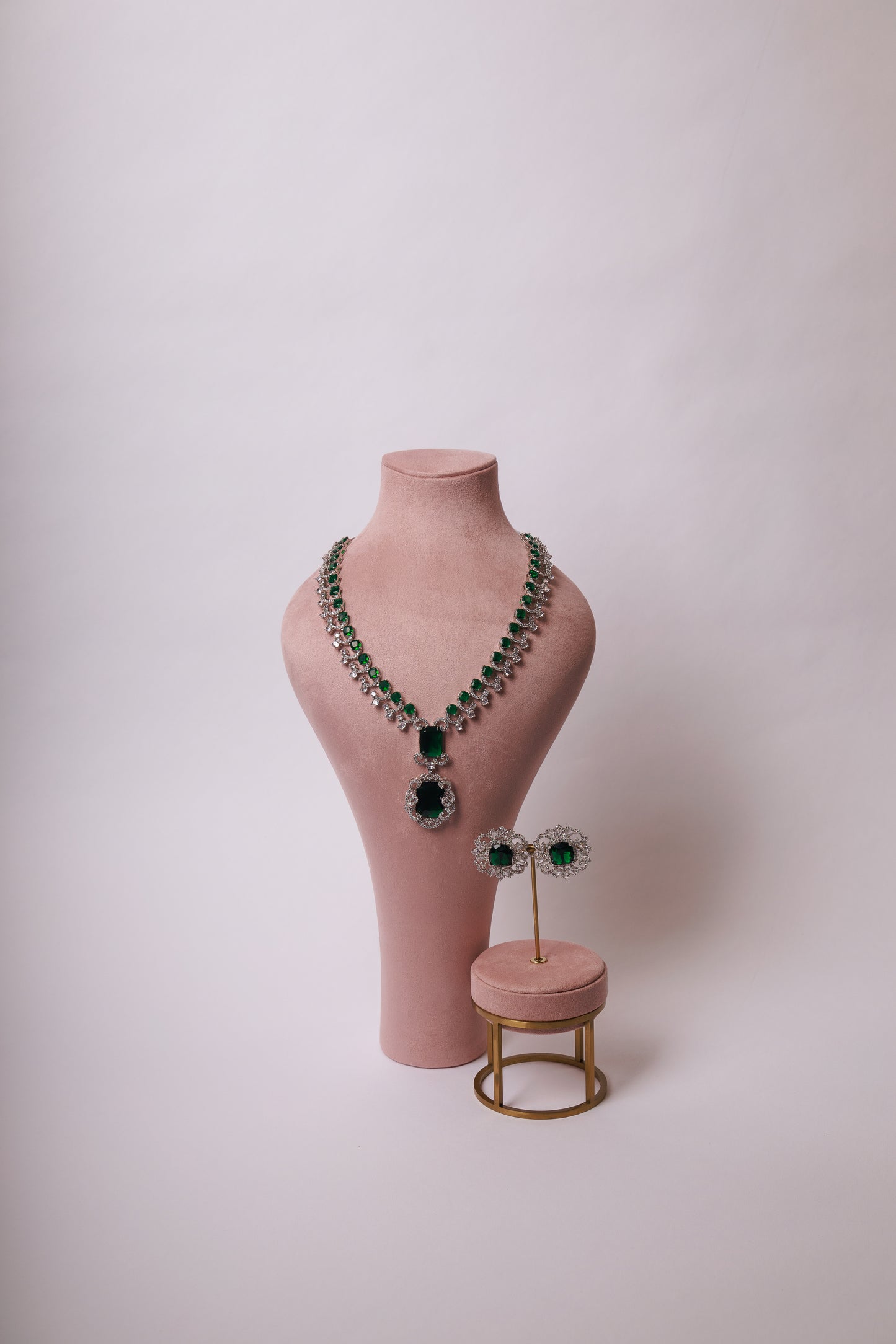 ELARA NECKLACE