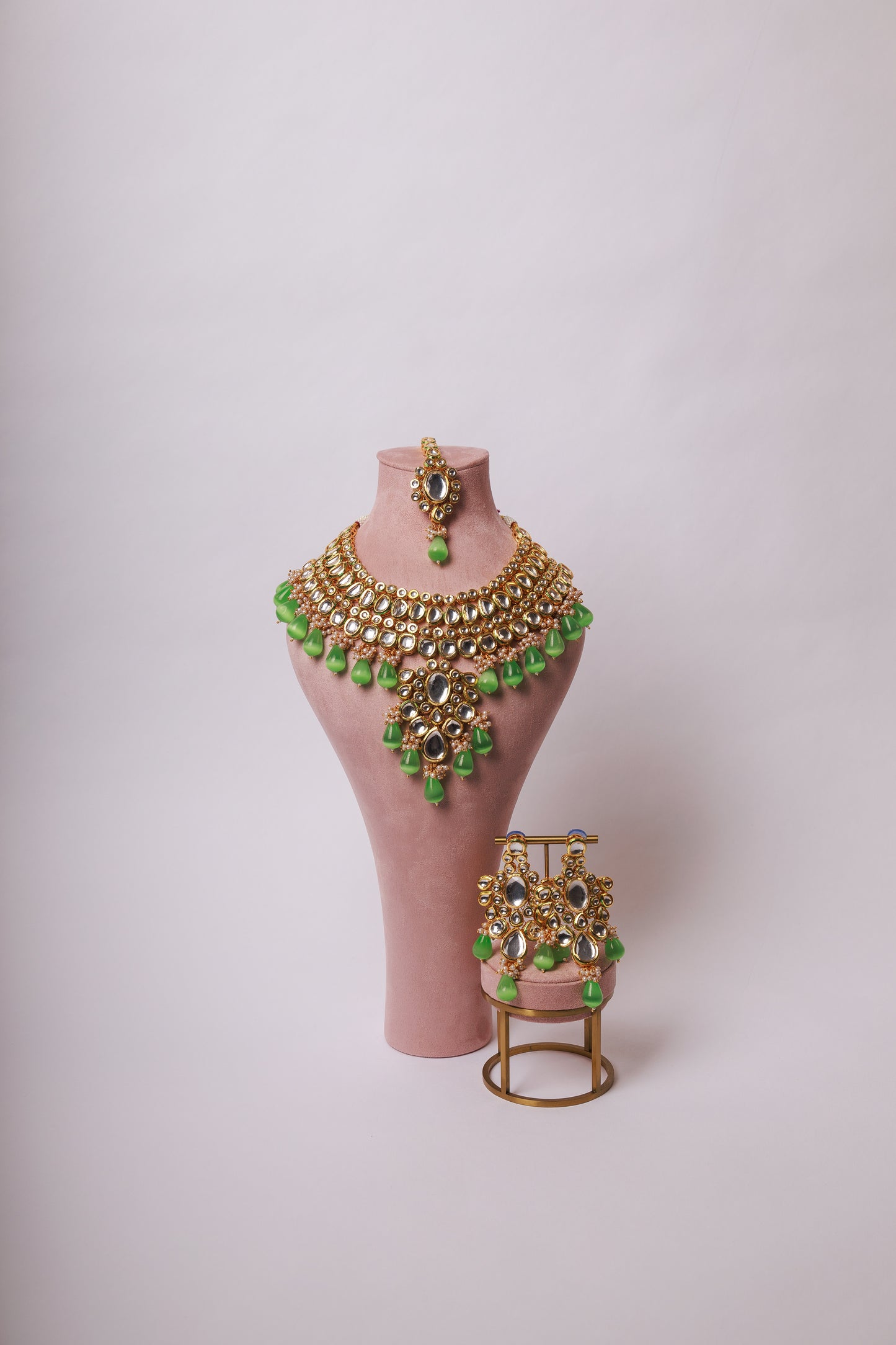 AARYA NECKLACE