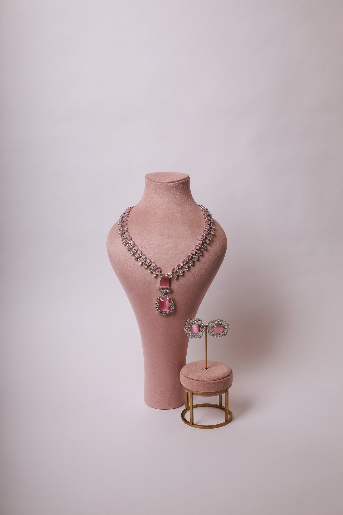 ELARA NECKLACE
