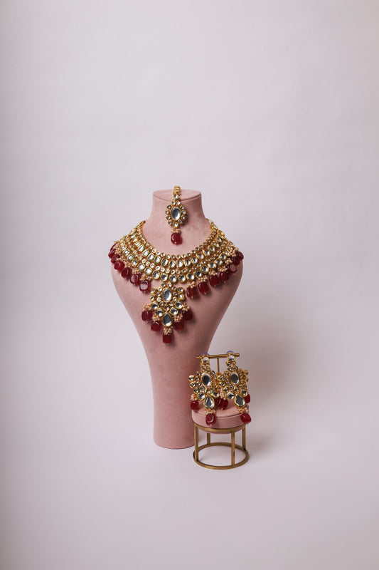 AARYA NECKLACE